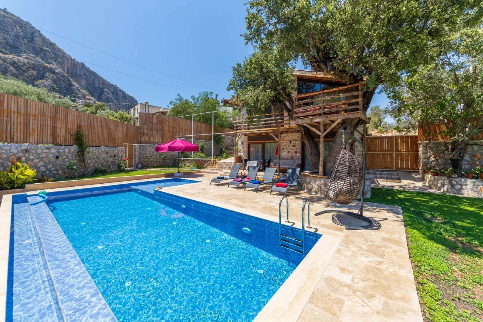 Kaş Bezirgan'da Geniş Bahçeli, Özel Havuzlu, 4 Kişilik, Taş Villa görsel 2