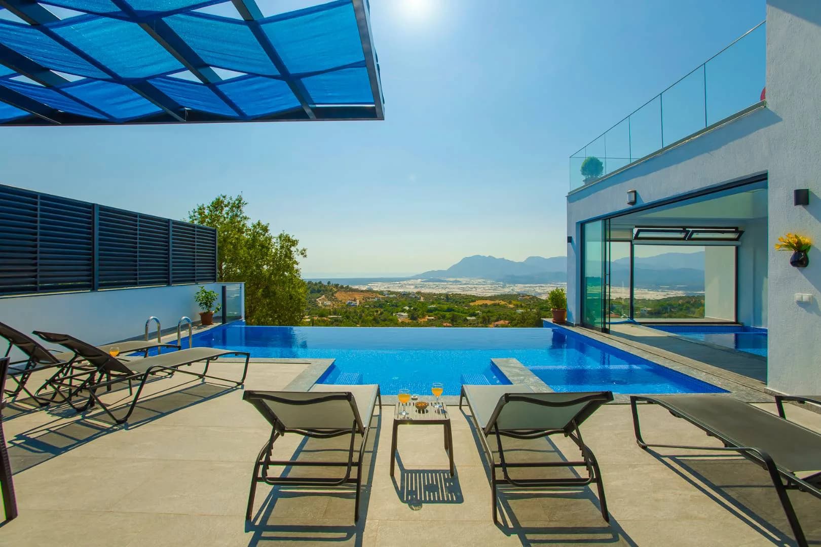 Kaş Üzümlü'de Geniş Ailelere Uygun, Özel Havuzlu, Olanaklı Villa görsel 2