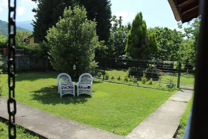 Sakarya Sapanca'da Eşsiz Bahçeye Sahip, Konforlu Ahşap Yazlık görsel 3