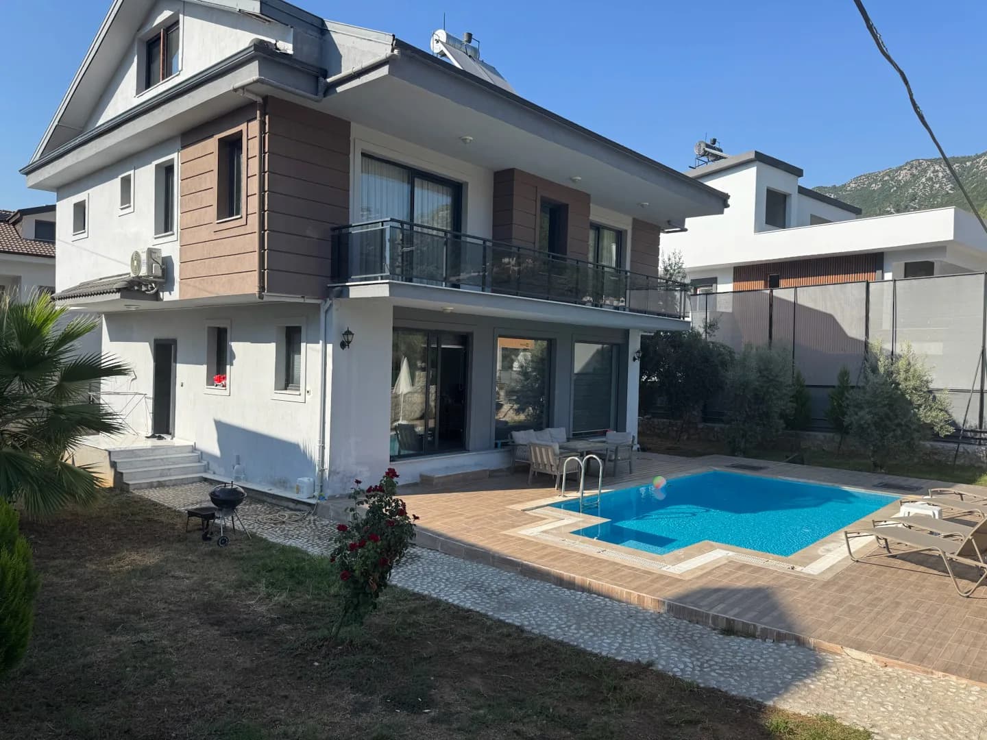 Fethiye Yeşilüzümlü'de Geniş Ailelere Uygun, Özel Havuzlu, 5+1 Villa görsel 1