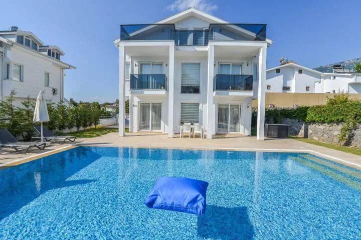Fethiye Ölüdeniz'de Muhteşem Doğada, Özel Havuzlu, Geniş Villa görsel 1