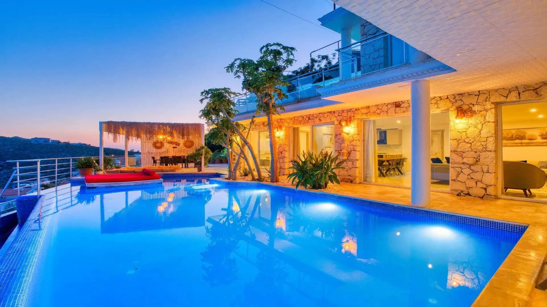 Kalkan Akbel'de Göz Alıcı Manzaralı, Özel Havuzlu, Modern Villa görsel 1