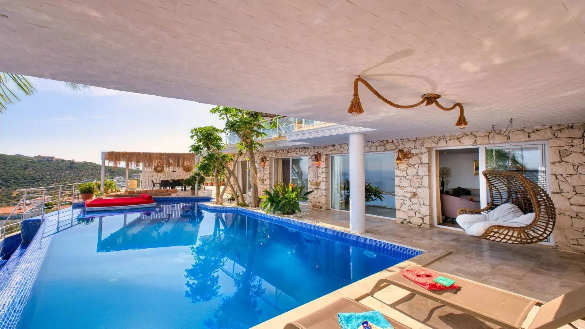 Kalkan Akbel'de Göz Alıcı Manzaralı, Özel Havuzlu, Modern Villa görsel 3