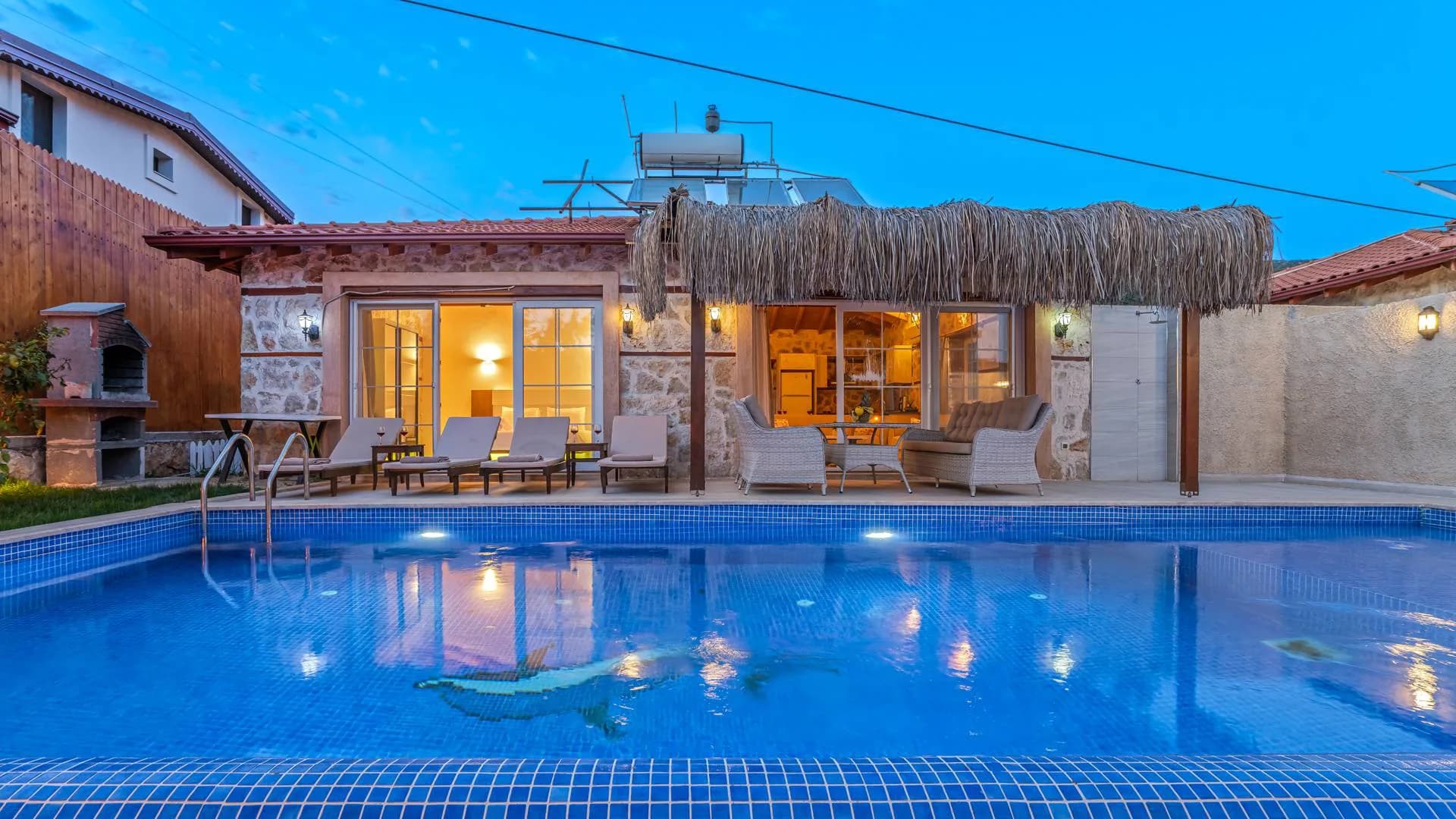 Kaş Bayındır'da Sakin Konumda, Özel Havuzlu, Taş Villa görsel 3