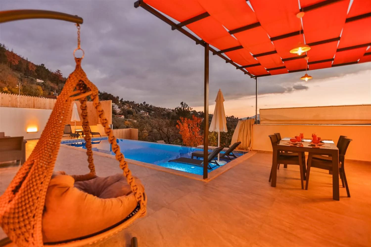 Kaş Üzümlü'de Sakin Konumda, Özel Havuzlu, Jakuzili Villa görsel 3
