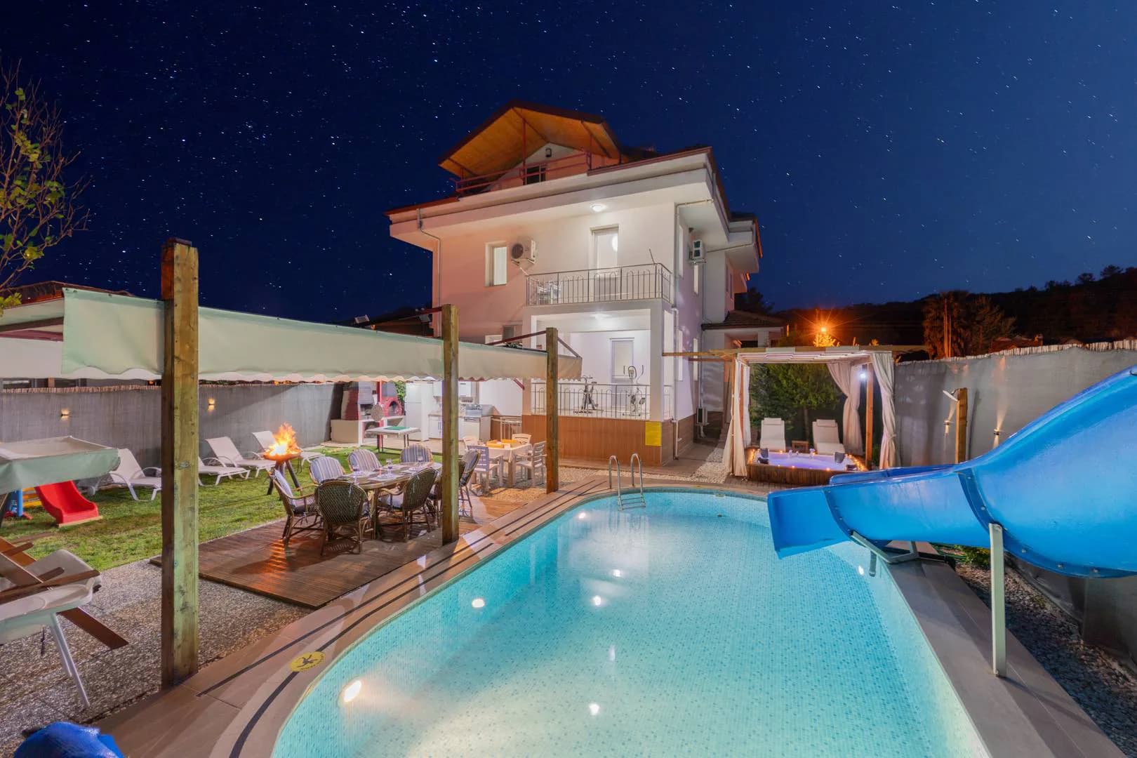 Fethiye Yeşilüzümlü'de Şehirden Uzakta, Özel Havuzlu, Olanaklı Villa görsel 1
