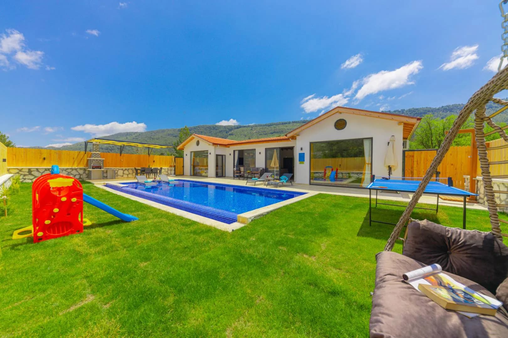Kaş Hacıoğlan'da Yemyeşil Bahçe İçerisinde, Özel Havuzlu, Kiralık Villa görsel 2