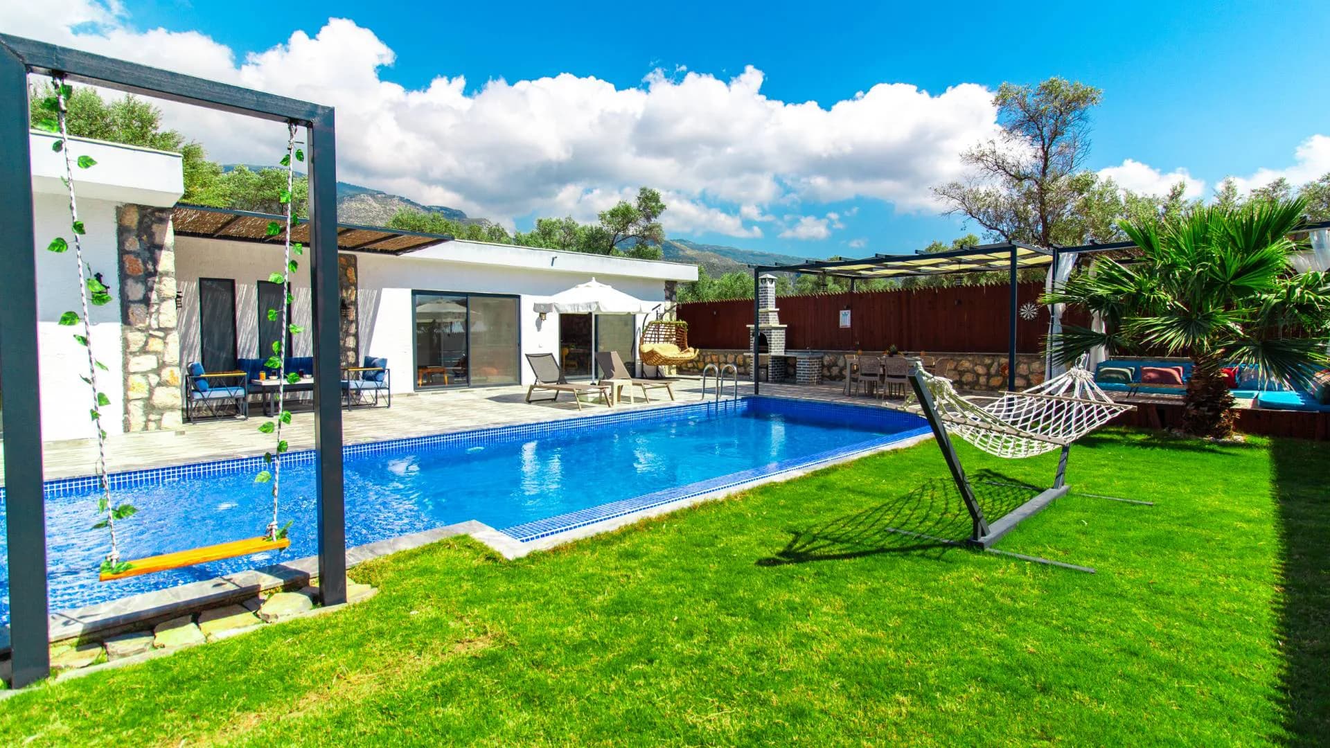 Kaş Çayköy'de Doğa İçerisinde, Özel Havuzlu, Bahçeli Villa görsel 1