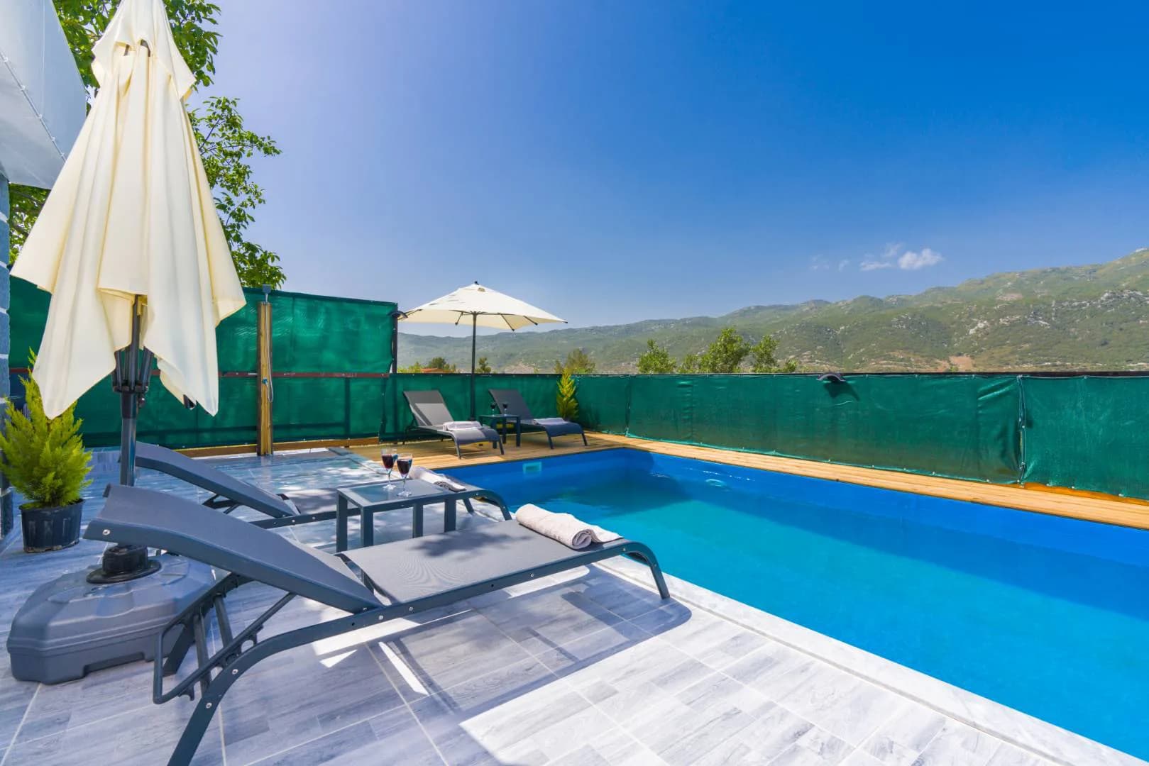 Kaş Sarıbelen'de Doğa İle İç İçe, Özel Havuzlu, Kiralık Villa görsel 3