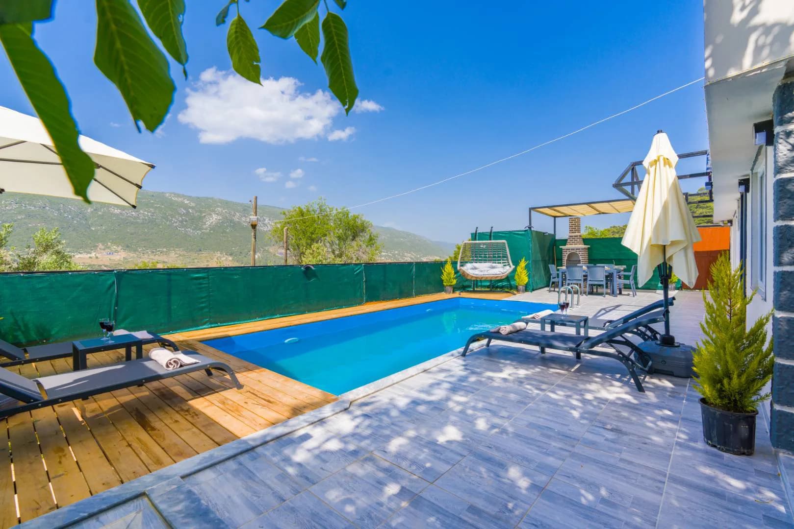 Kaş Sarıbelen'de Doğa İle İç İçe, Özel Havuzlu, Kiralık Villa görsel 2