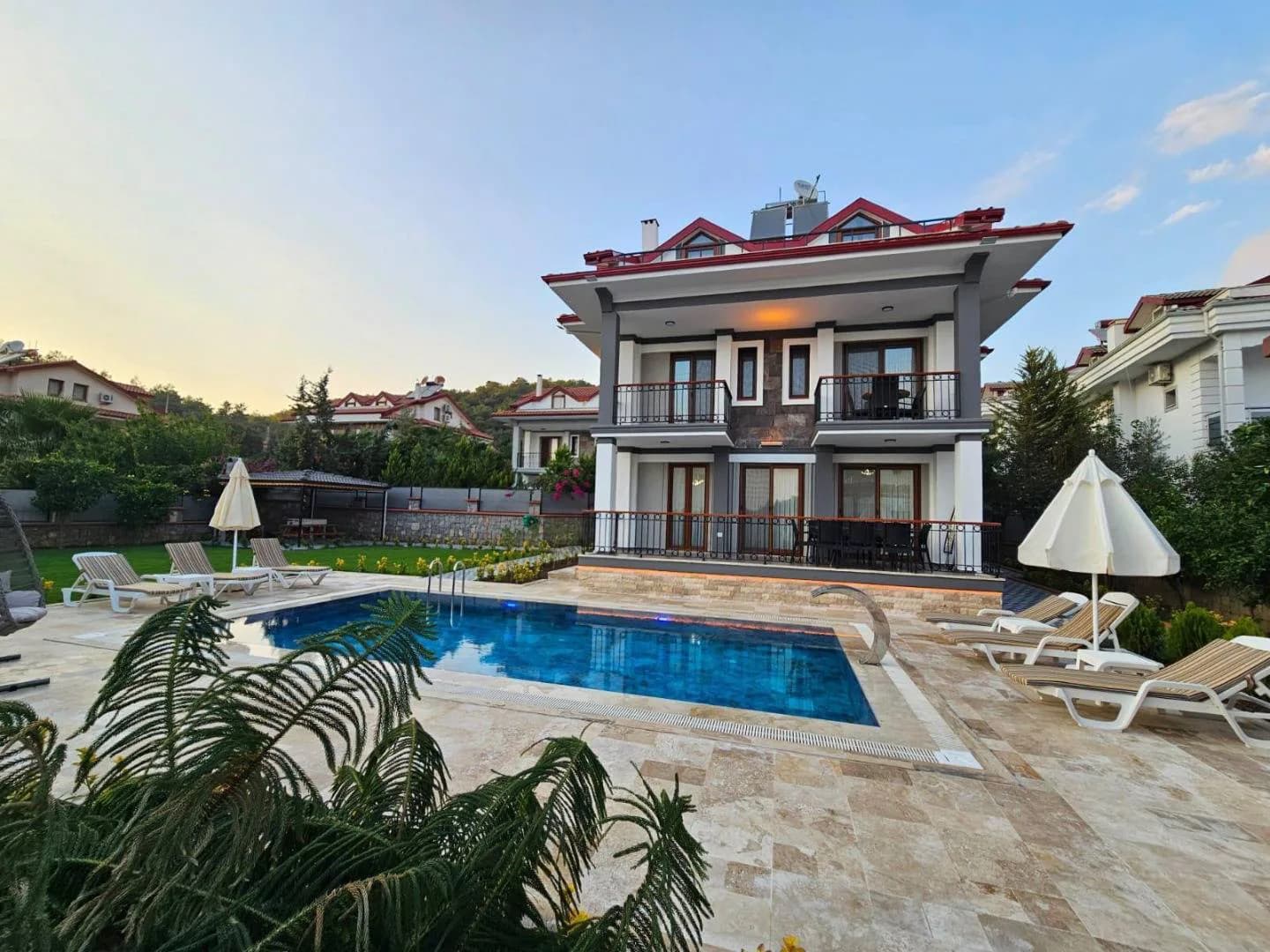 Fethiye Ölüdeniz'de Doğa İle İç İçe, Özel Havuzlu, Modern Villa görsel 3