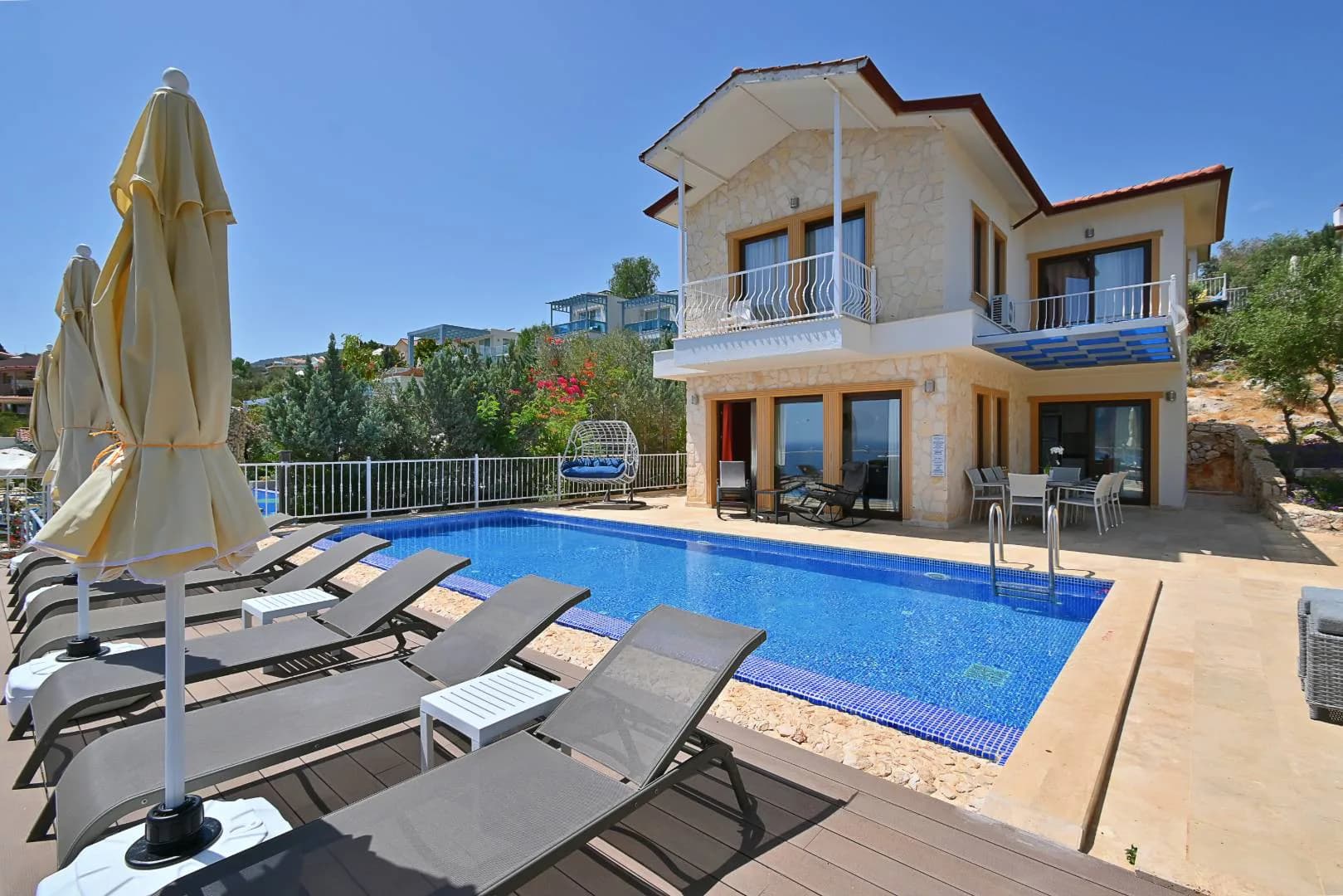 Kaş Gelemiş'de Deniz Manzaralı, Özel Havuzlu, Geniş Villa görsel 1
