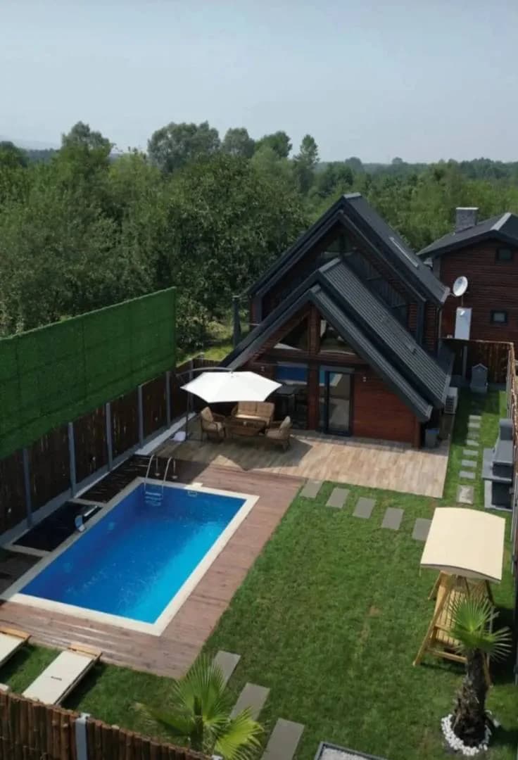 Sapanca Kurtköy'de Çiftlere Uygun, Isıtmalı Havuzlu, Ferah Villa görsel 3