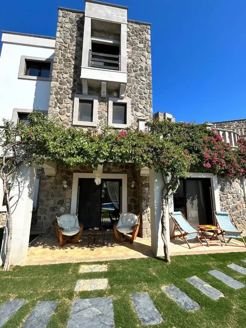 Bodrum Kumbahçe'de Merkezi Konumda, Özel Havuzlu, Lüks Villa görsel 1