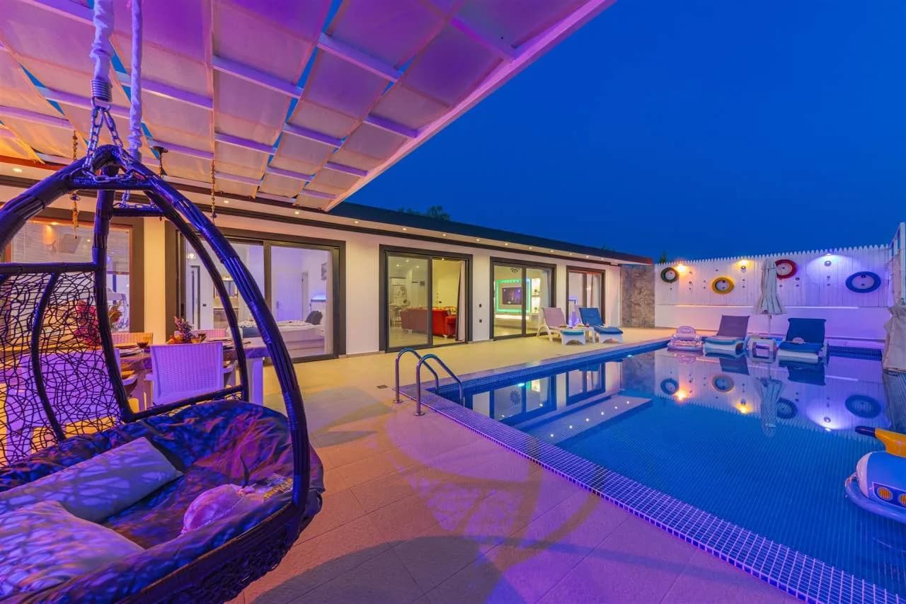 Kaş Üzümlü'de Çocuk Oyun Alanlı, Özel Havuzlu, Jakuzili Villa görsel 1