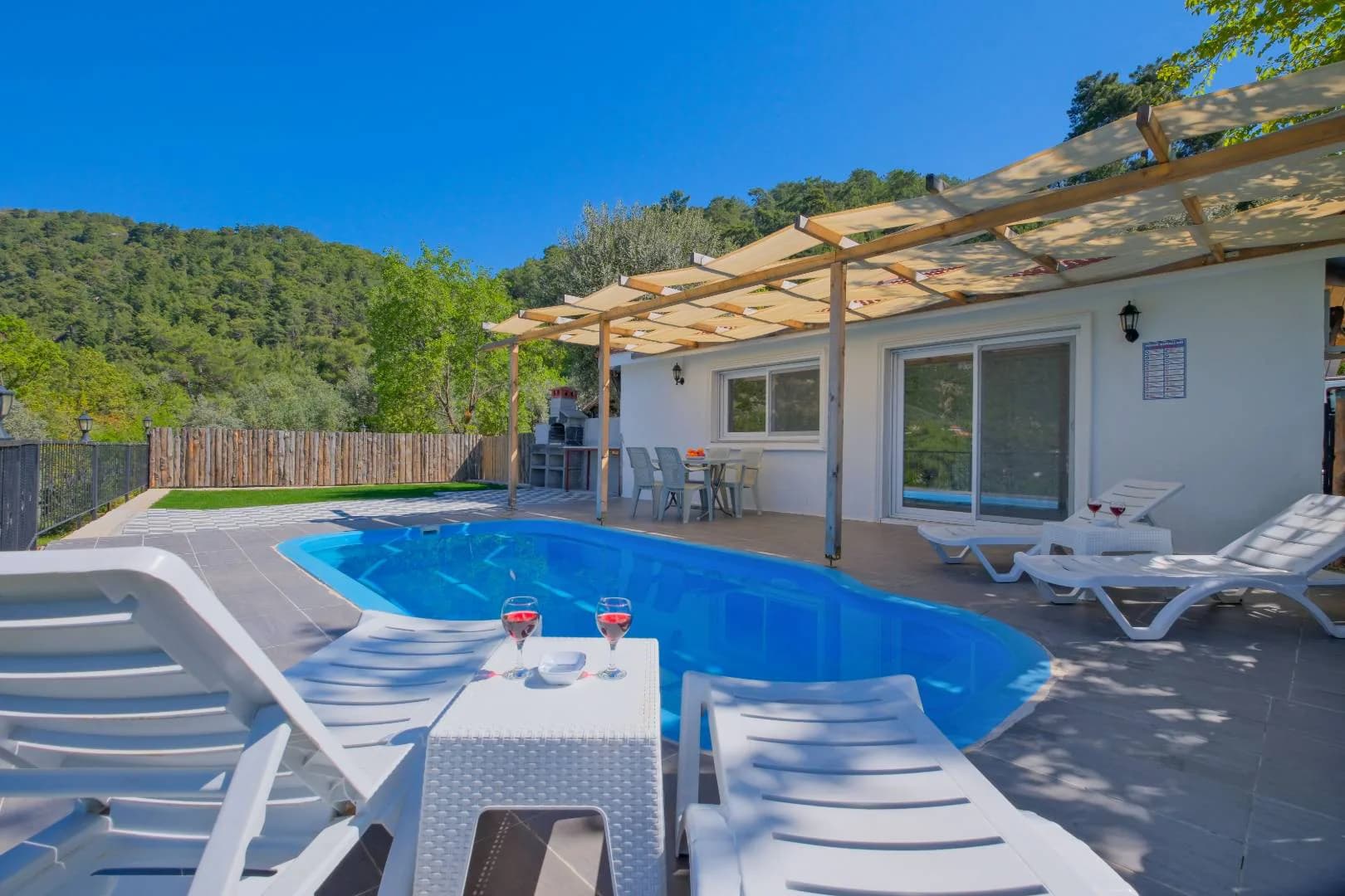 Muğla Fethiye'de Geniş Bahçeli, Özel Havuzlu, 2+1 Villa görsel 1