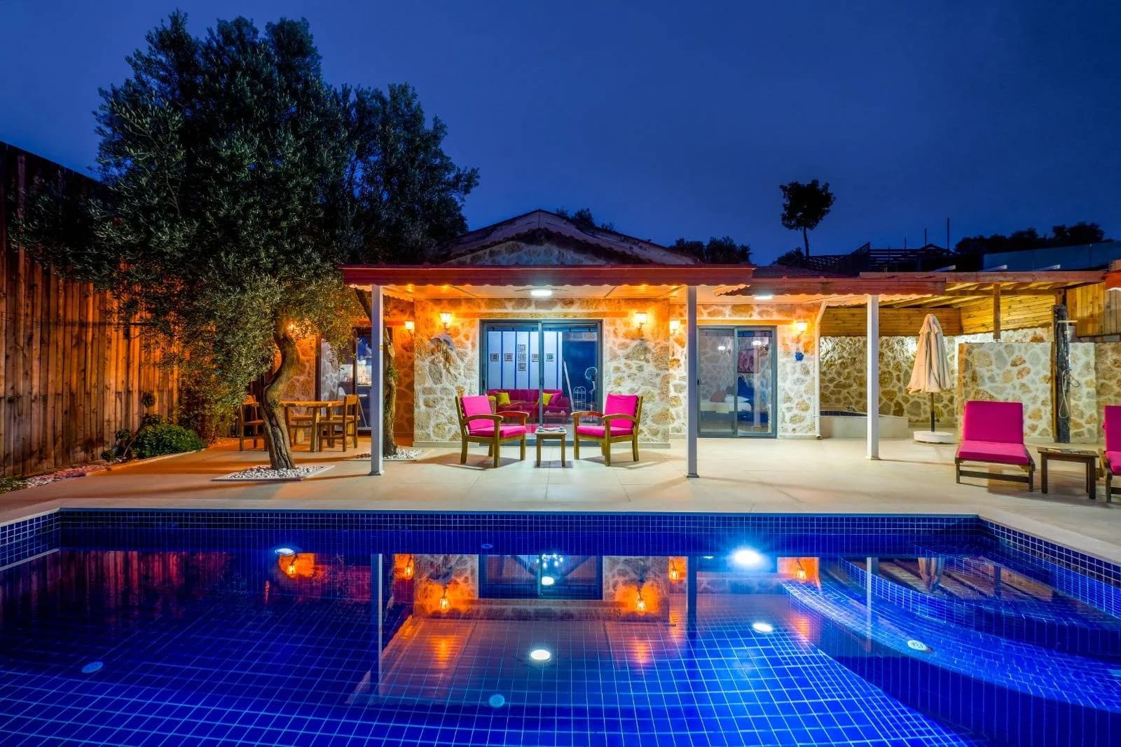 Kaş Üzümlü'de Balayı Çiftlerine Uygun, Özel Havuzlu, Modern Villa görsel 1