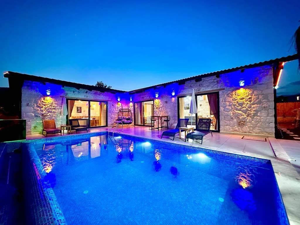 Kaş Uğrar'da Enfes Doğada, Özel Havuzlu, Jakuzili Villa görsel 1