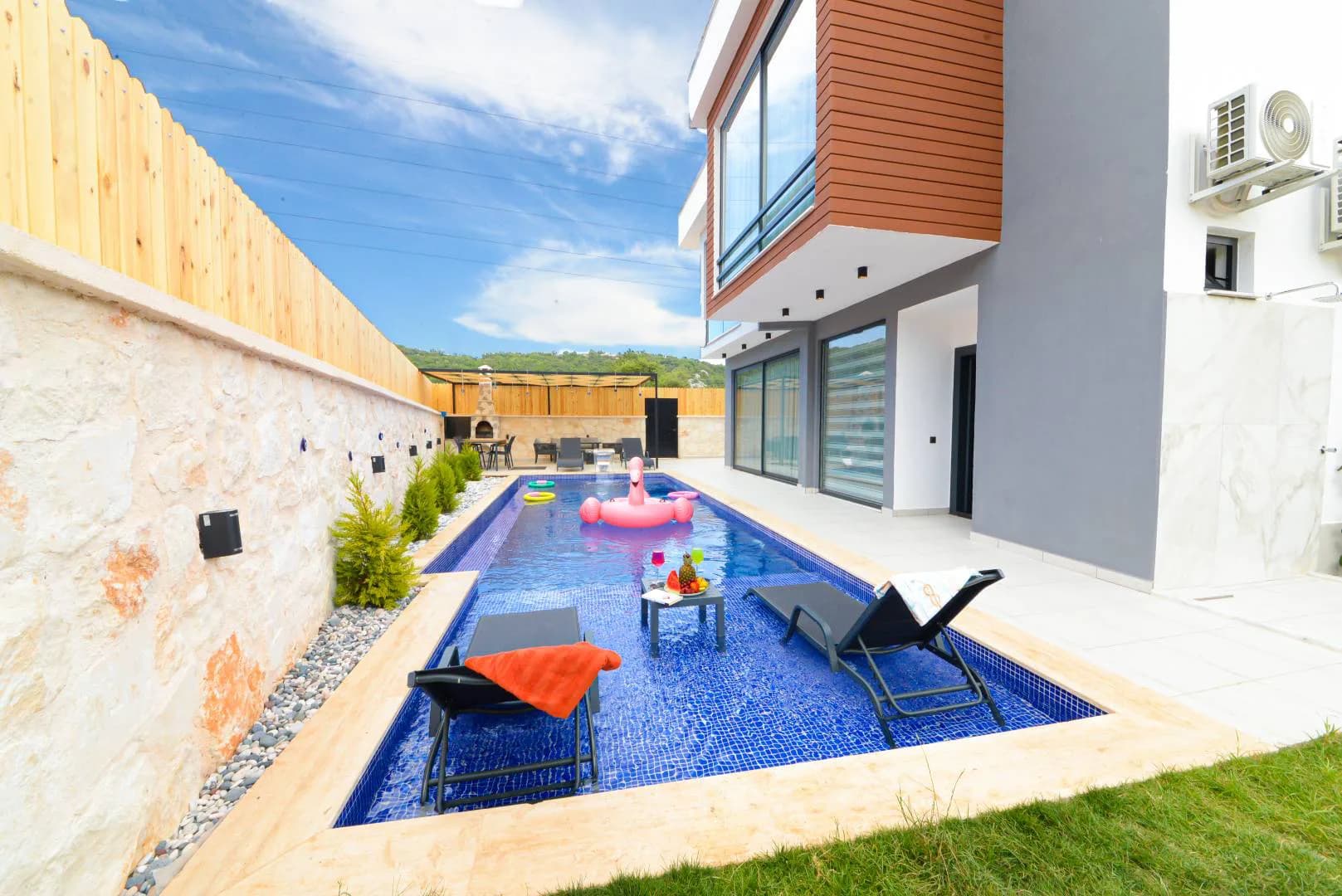 Kaş Ağullu'da Çocuk Oyun Alanlı, Özel Havuzlu, Konforlu Villa görsel 1