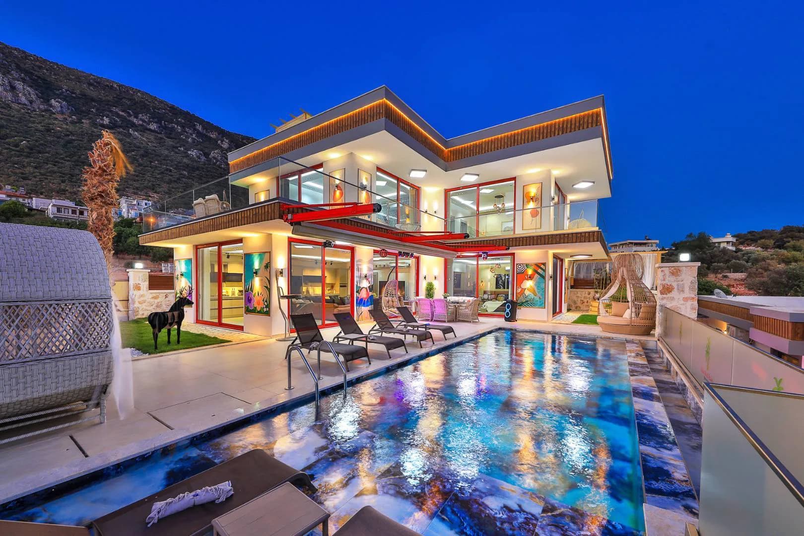 Kaş Gökçeören'de Deniz Manzaralı, Özel Havuzlu, Lüks Tasarımlı Villa görsel 1