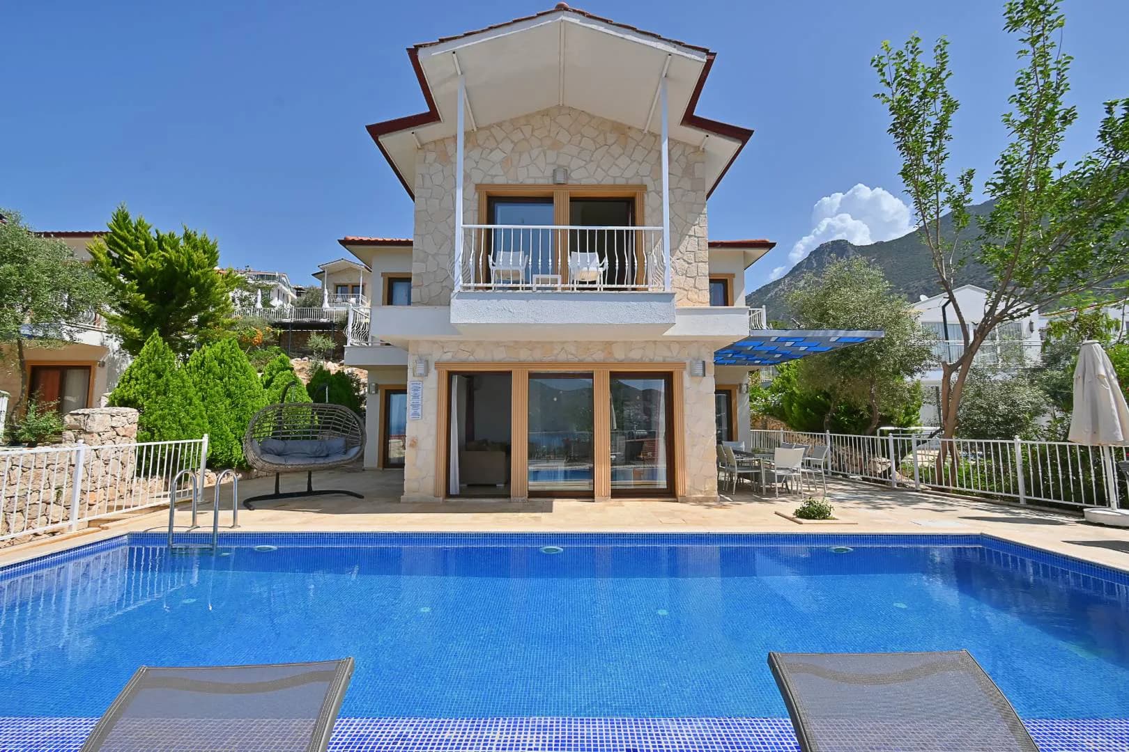 Kaş Kalkan'da Deniz Manzaralı, Özel Havuzlu, Ailelere Uygun Villa görsel 2