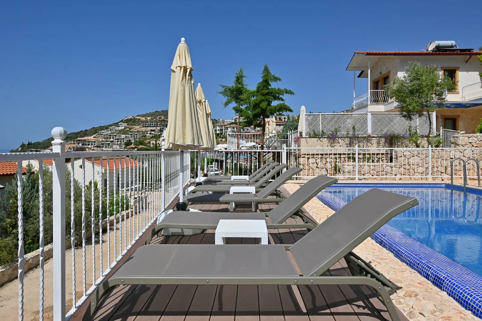 Kaş Kalkan'da Deniz Manzaralı, Özel Havuzlu, Ailelere Uygun Villa görsel 3