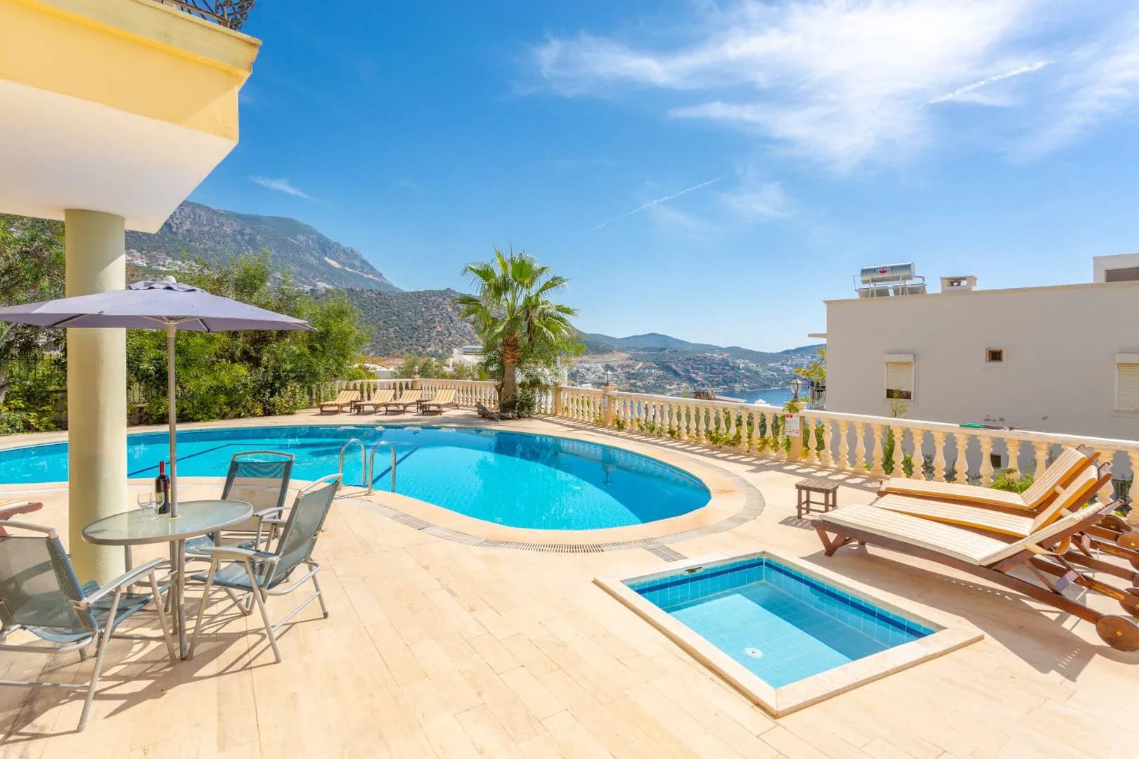 Kaş Kalkan'da Deniz Manzaralı, Ortak Havuzlu, Konforlu Tatil Evi görsel 3