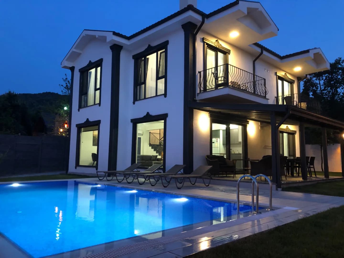 Sakarya Sapanca'da Geniş Bahçeli, Özel Havuzlu, Lüks Villa görsel 1