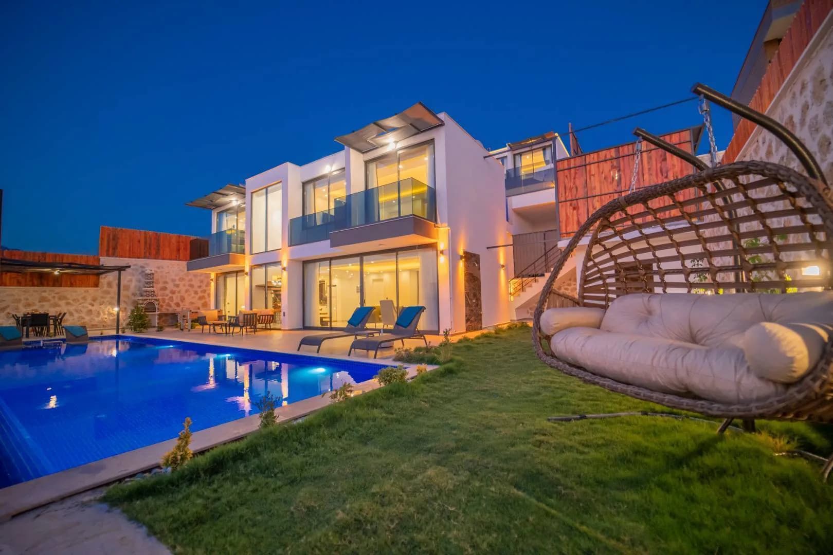 Kaş Kalkan'da Lüks Dizayn Edilmiş, Korunaklı Havuzlu, Kiralık Villa görsel 1