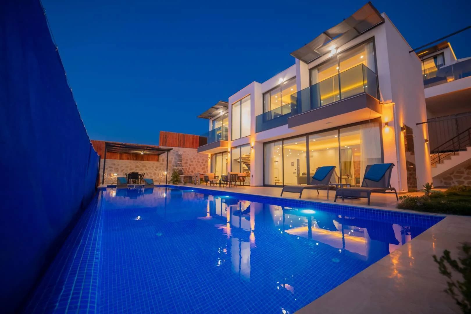 Kaş Kalkan'da Lüks Dizayn Edilmiş, Korunaklı Havuzlu, Kiralık Villa görsel 3