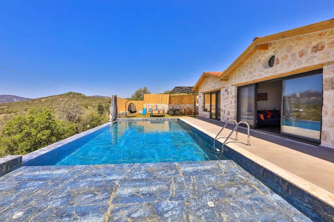 Kaş Bezirgan'da Doğa Manzaralı, Özel Havuzlu, Taş Villa görsel 3