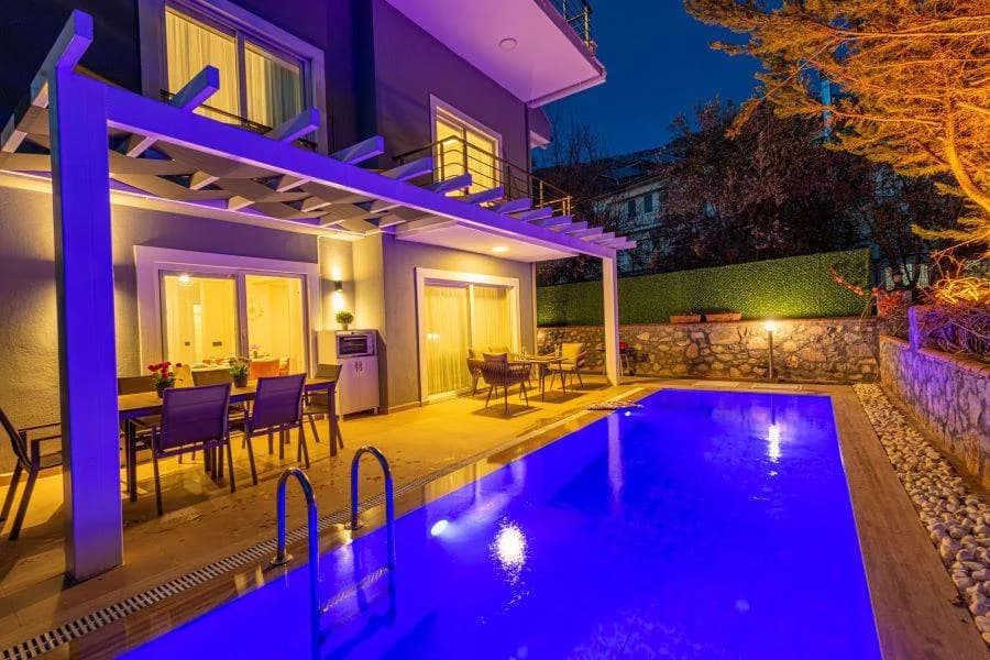 Fethiye Ölüdeniz'de Doğa Manzaralı, Özel Havuzlu, Konforlu Villa görsel 1