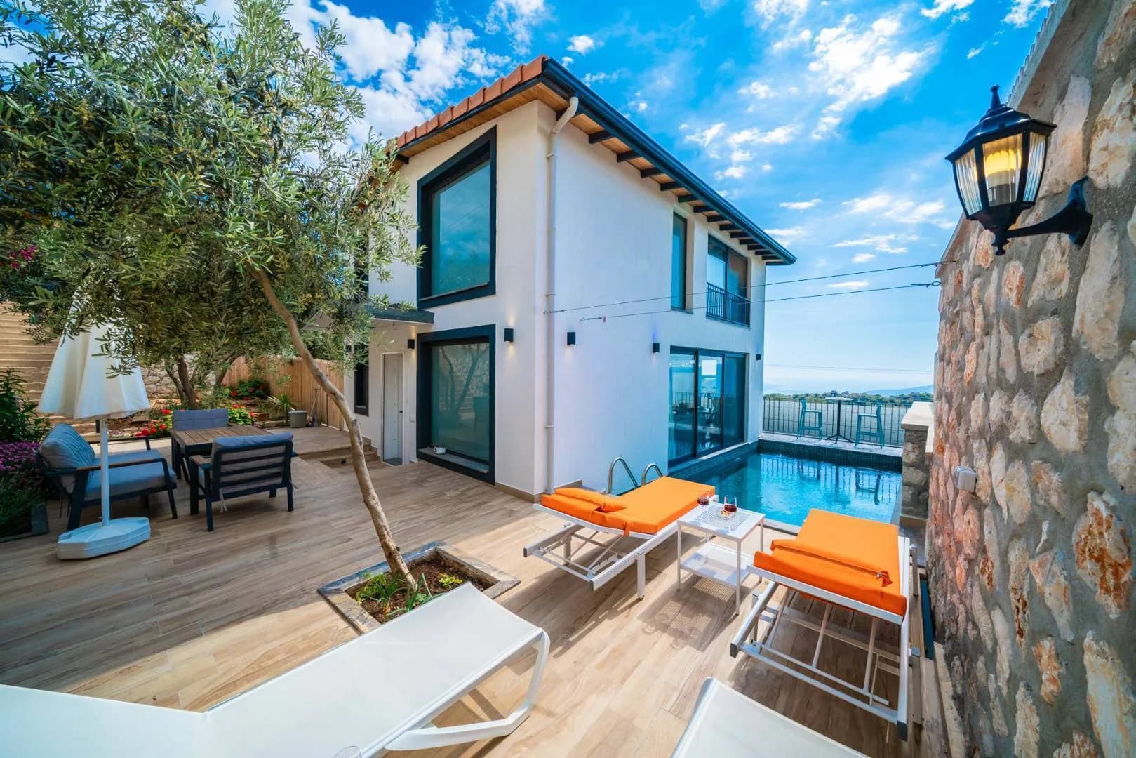 Kaş Bezirgan'da Huzurlu Konumda, Özel Havuzlu, 4 Kişilik Villa görsel 1
