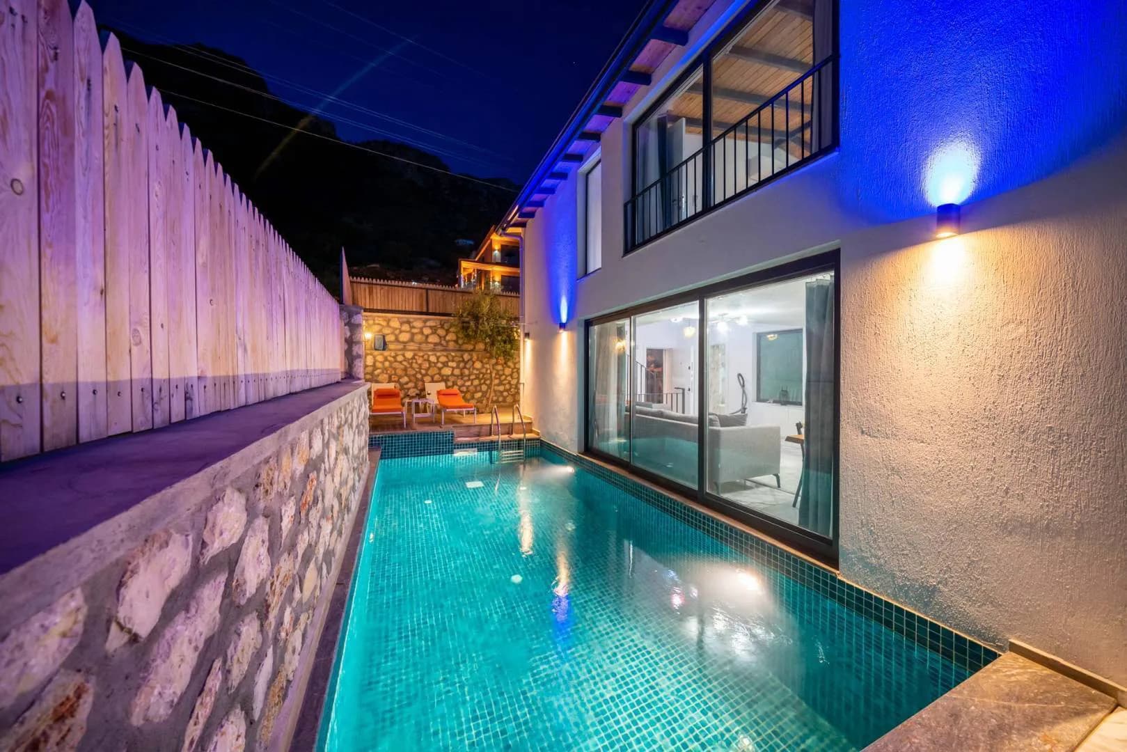 Kaş Bezirgan'da Huzurlu Konumda, Özel Havuzlu, 4 Kişilik Villa görsel 2