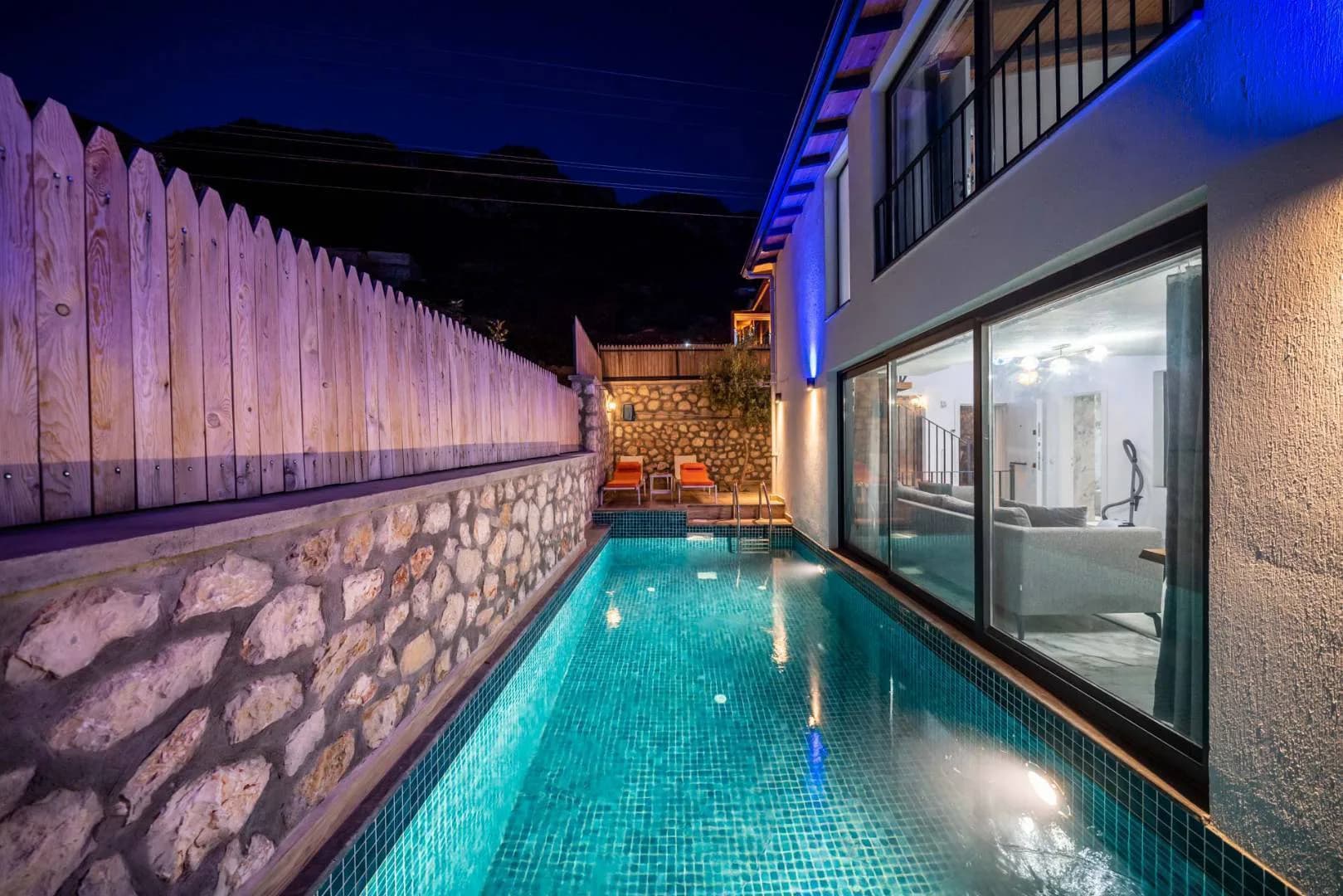 Kaş Bezirgan'da Huzurlu Konumda, Özel Havuzlu, 4 Kişilik Villa görsel 3