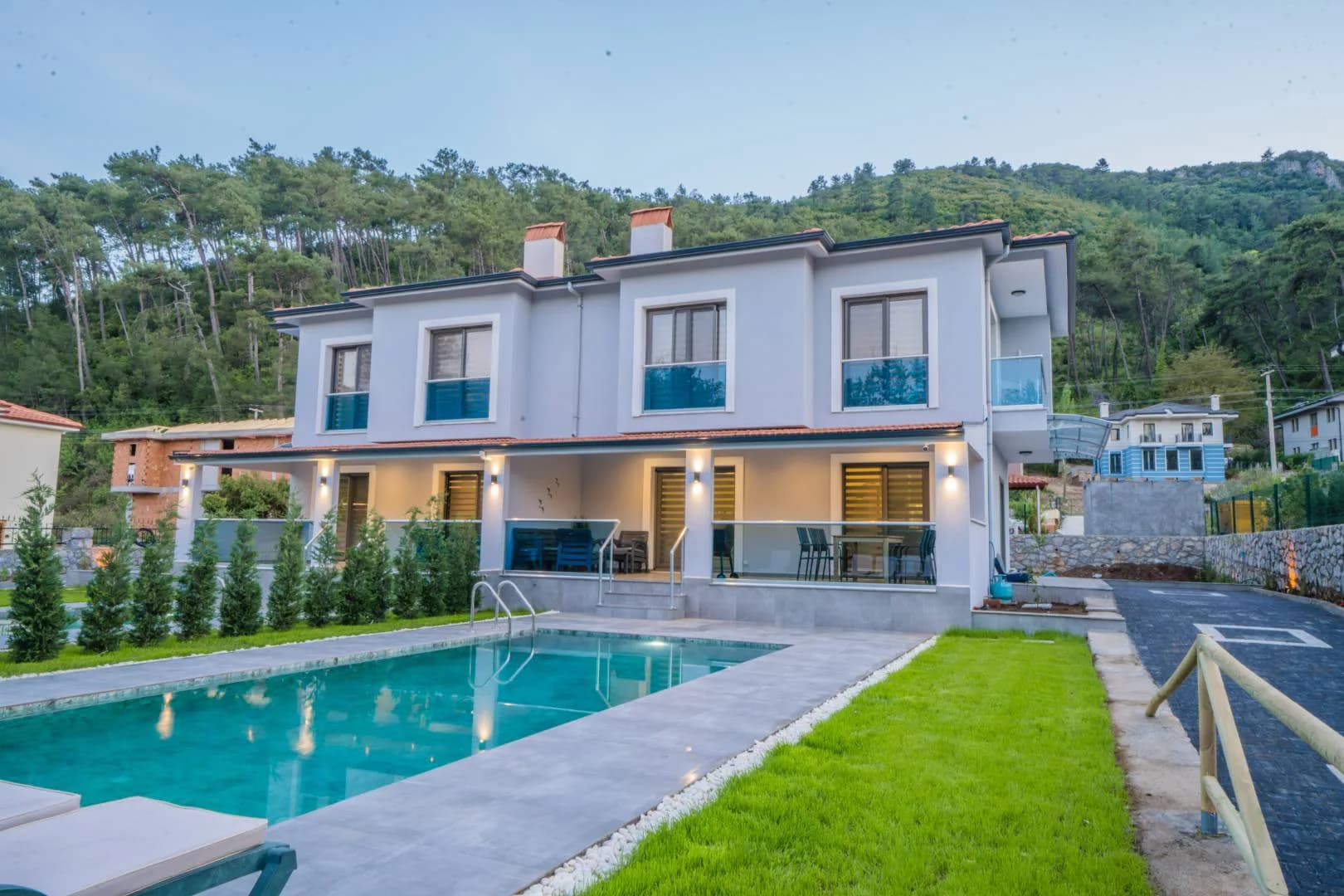 Marmaris Çamlı'da Doğa İle İç İçe, Özel Havuzlu, İkiz Villa görsel 1