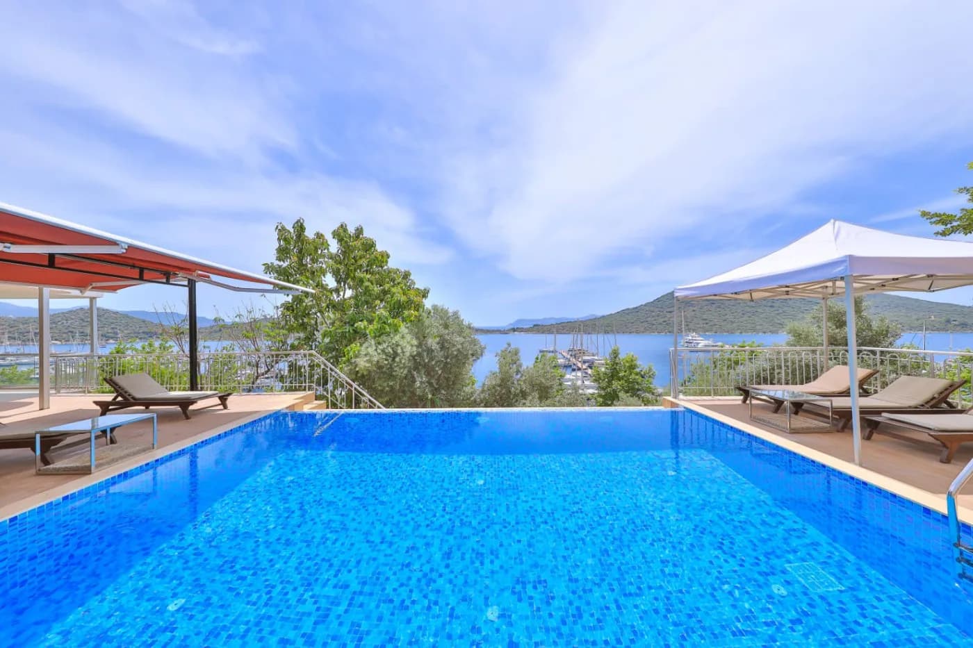 Kaş Andifli'de Limana Yürüme Mesafesinde, Isıtmalı Havuzlu, Lüks Villa görsel 2