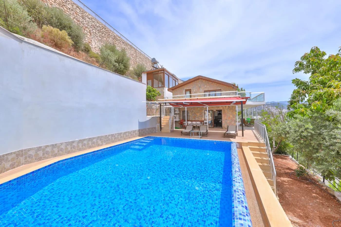 Kaş Andifli'de Limana Yürüme Mesafesinde, Isıtmalı Havuzlu, Lüks Villa görsel 3