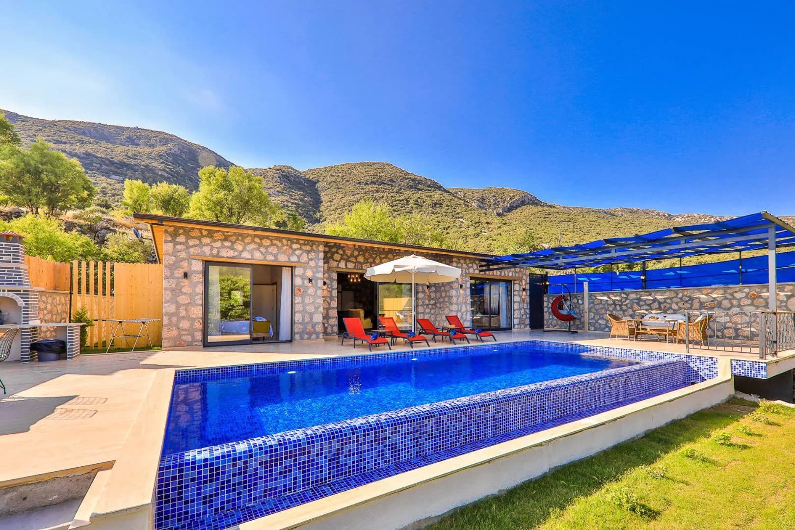 Kaş Hacıoğlan'da Muhteşem Doğa İçerisinde, Özel Havuzlu, Bahçeli Villa görsel 2