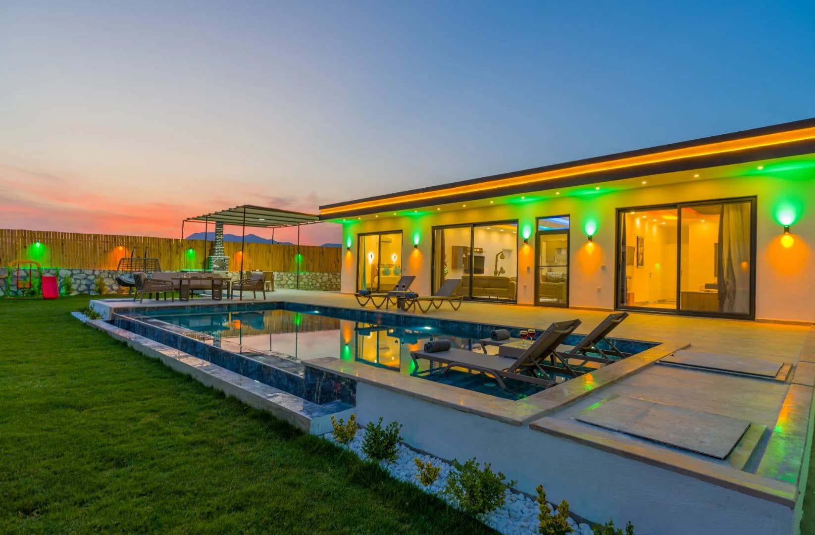 Kaş Ova'da Sessiz Konumda, Özel Havuzlu, 5 Kişilik Villa görsel 1