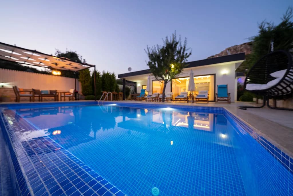 Antalya Kaş'ta Doğayla İç İçe, Özel Havuzlu, Jakuzili, Kiralık Villa görsel 1
