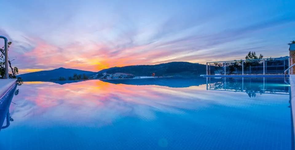 Kaş Kalkan'da Geniş Ailelere Uygun, Isıtmalı Havuzlu, Modern Villa görsel 2