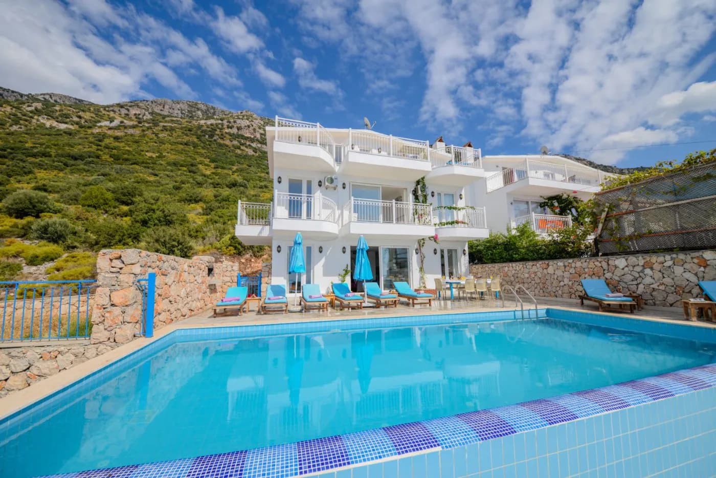 Kaş Bezirgan'da Enfes Deniz Manzaralı, Özel Havuzlu, Konforlu Villa görsel 2