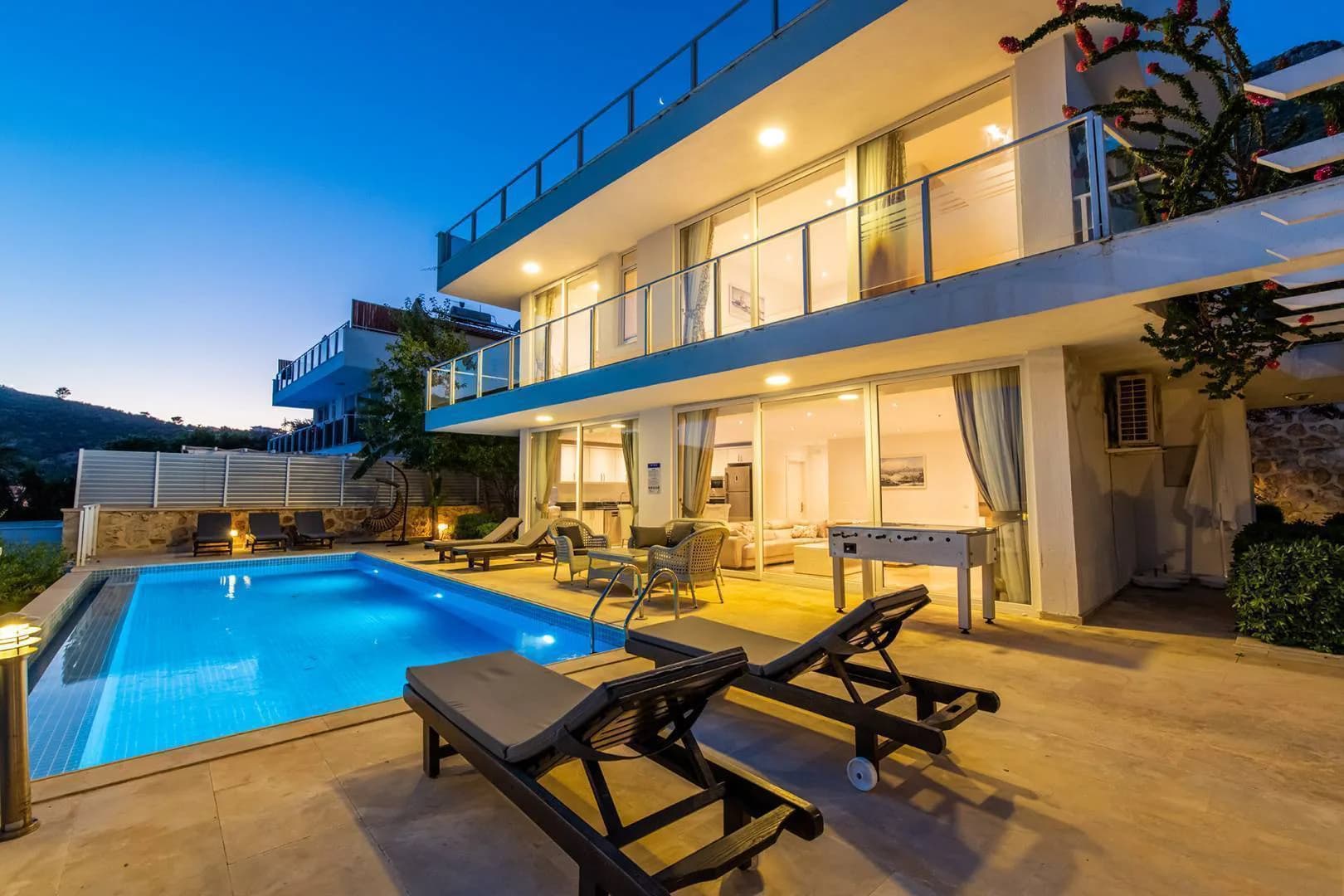 Kaş Kalkan'da Denize Yakın, Kalabalık Aileler İçin Uygun, Şık Villa görsel 1