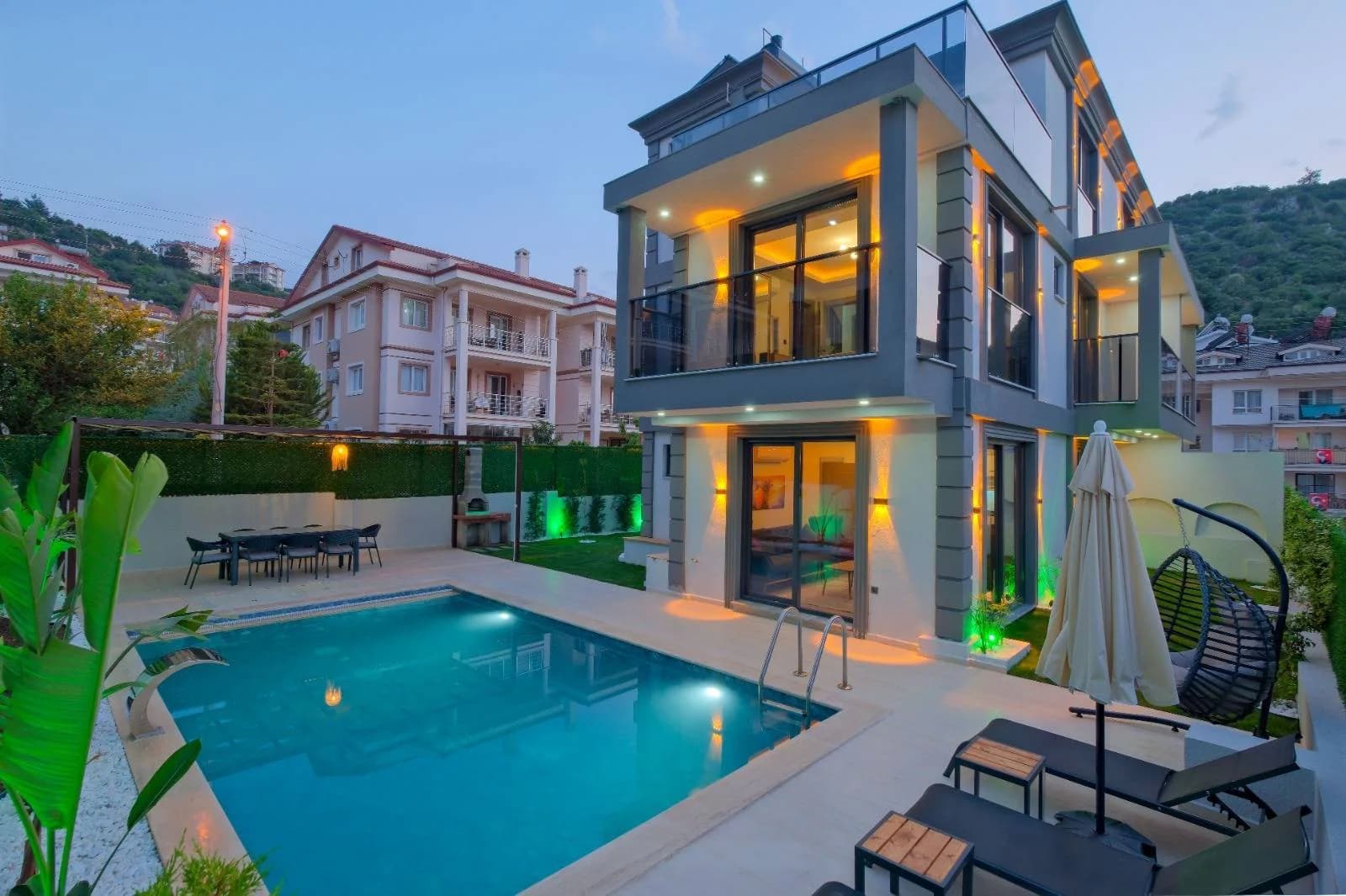 Muğla Fethiye'de Geniş Ailelere Uygun, Isıtmalı Havuzlu, Lüks Villa görsel 1