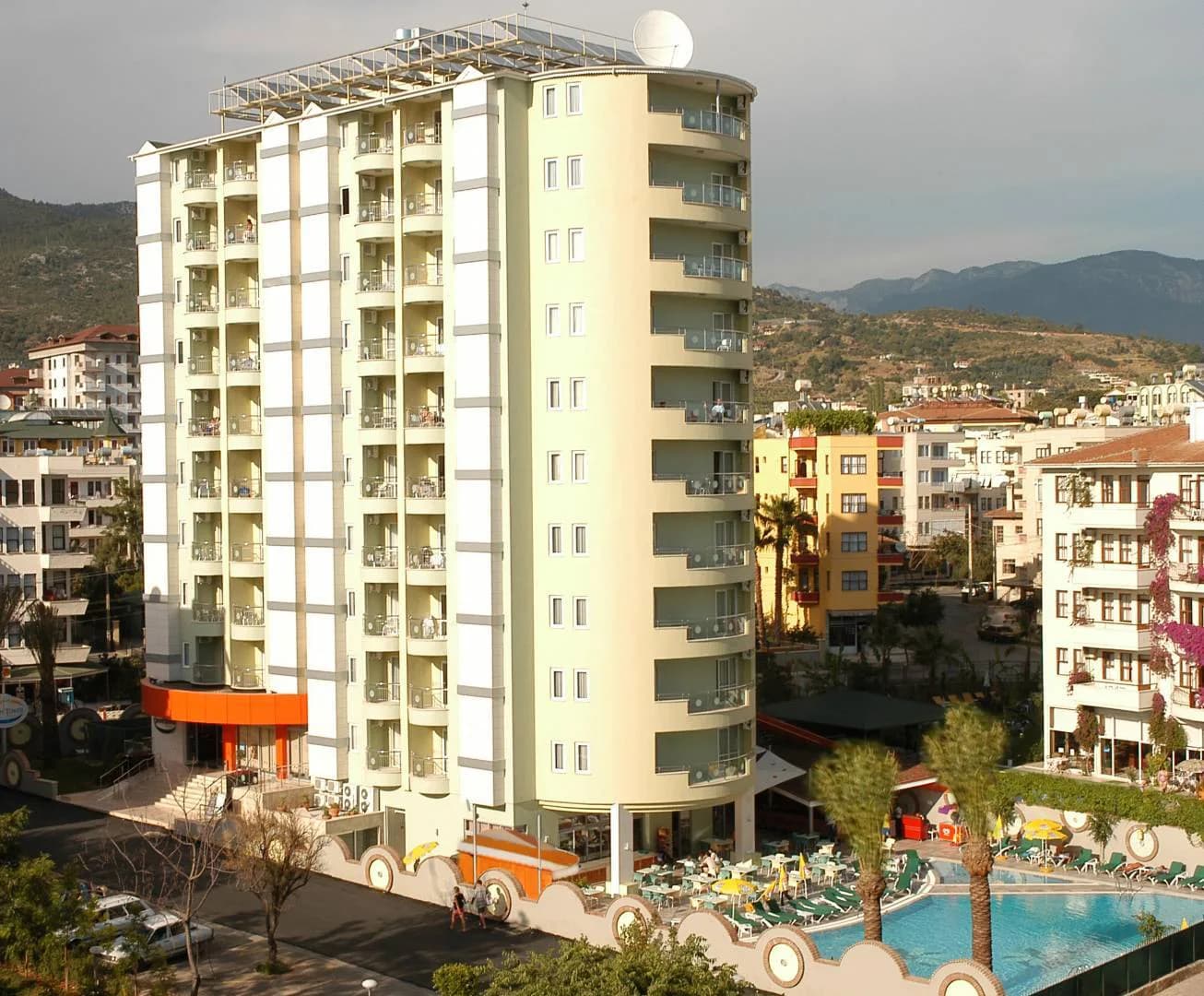 Alanya Güllerpınarı'nda Tesis İçerisinde, Ortak Havuzlu, Kiralık Suit görsel 1