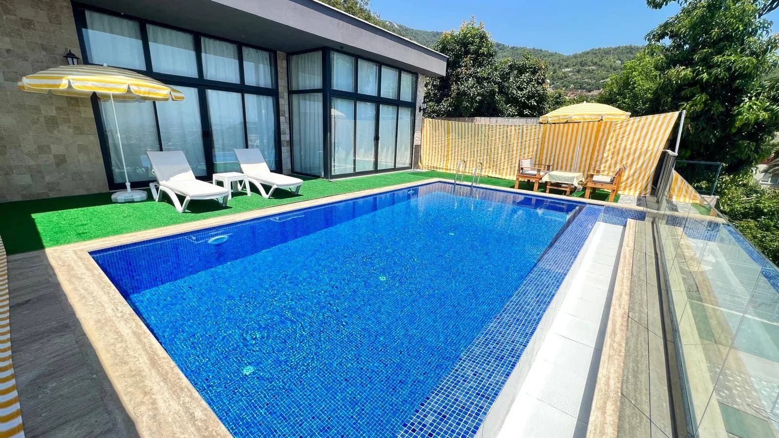 Alanya Büyükhasbahçe'de Merkeze Yakın, Özel Havuzlu, Balayı Villası görsel 1
