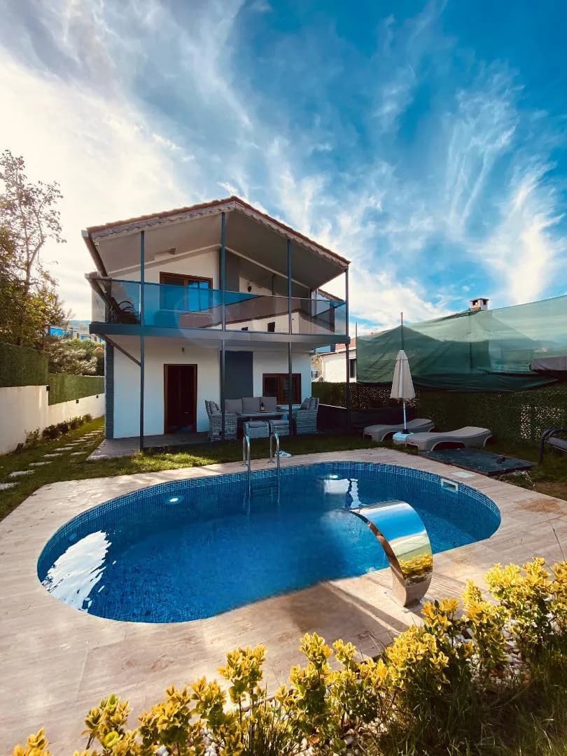Sapanca Ünlüce'de Doğa İçerisinde, Isıtmalı Havuzlu, Lüks Villa görsel 1