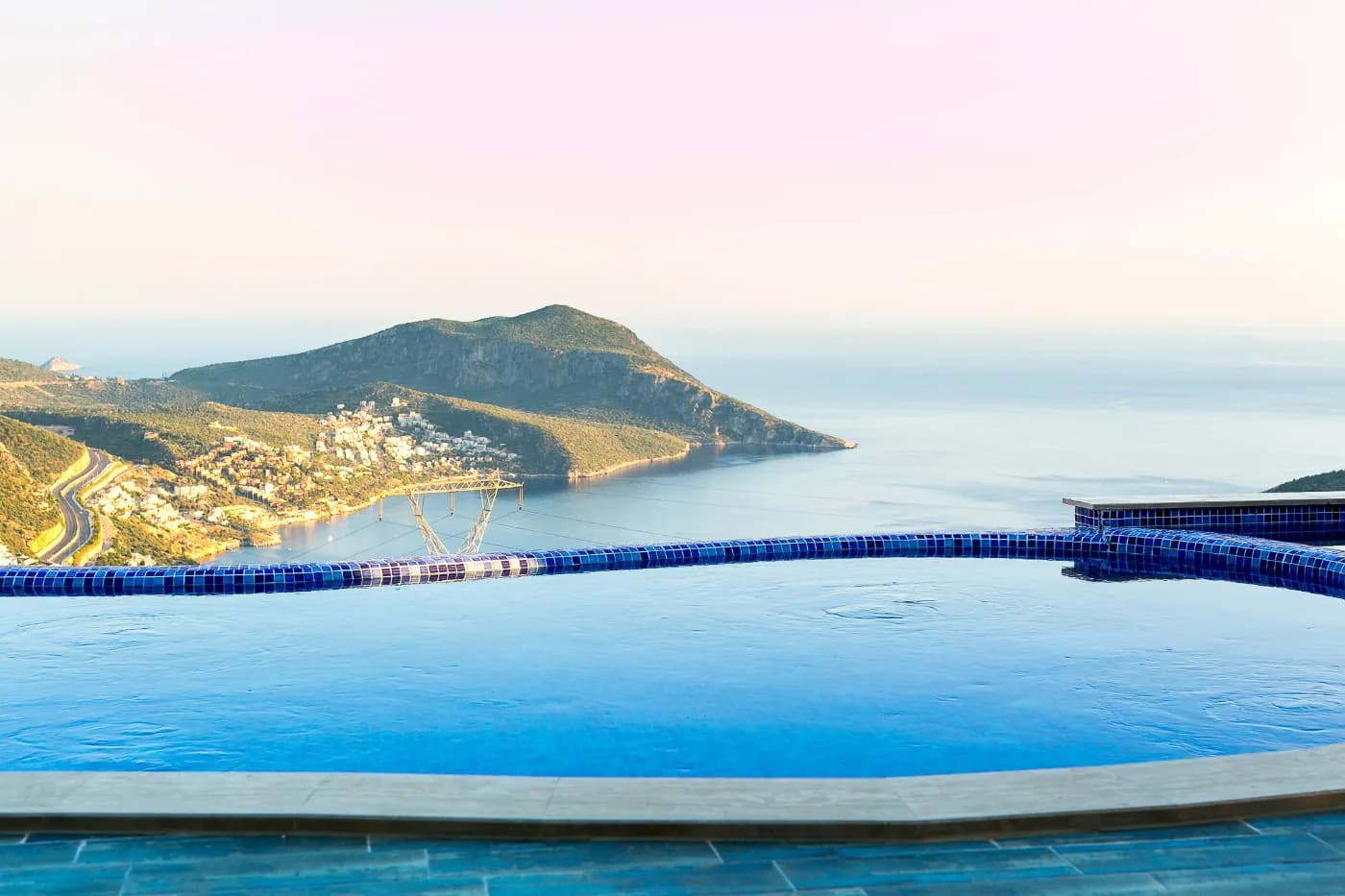 Kalkan Akbel'de Enfes Doğada, Sonsuzluk Havuzlu, Lüks Villa görsel 2