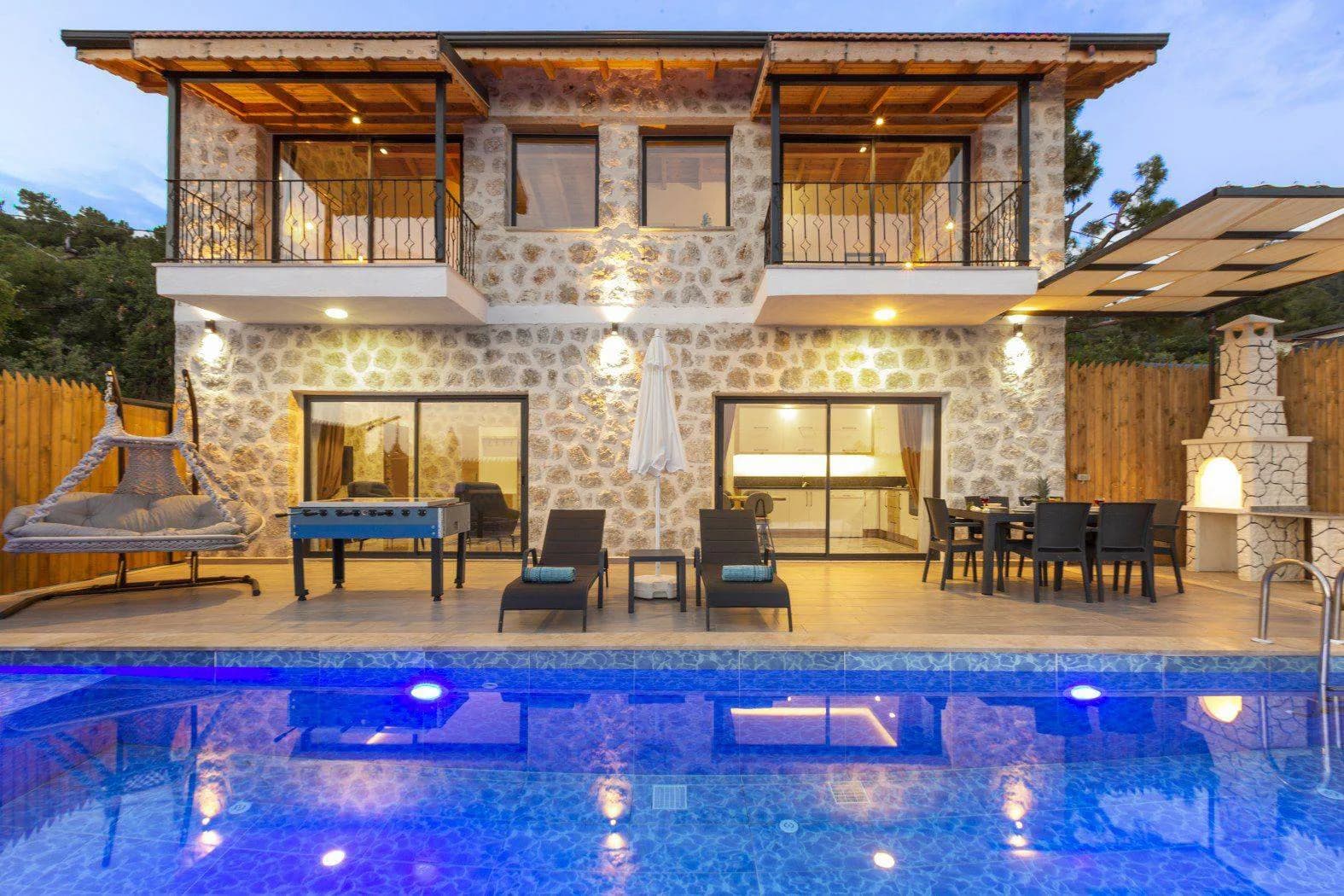 Kaş İslamlar'da Otantik Tasarımlı, Özel Havuzlu, Taş Villa görsel 1